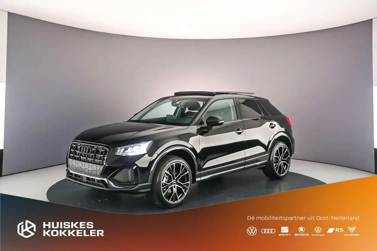 Photo 1 : Audi Q2 2024 Petrol