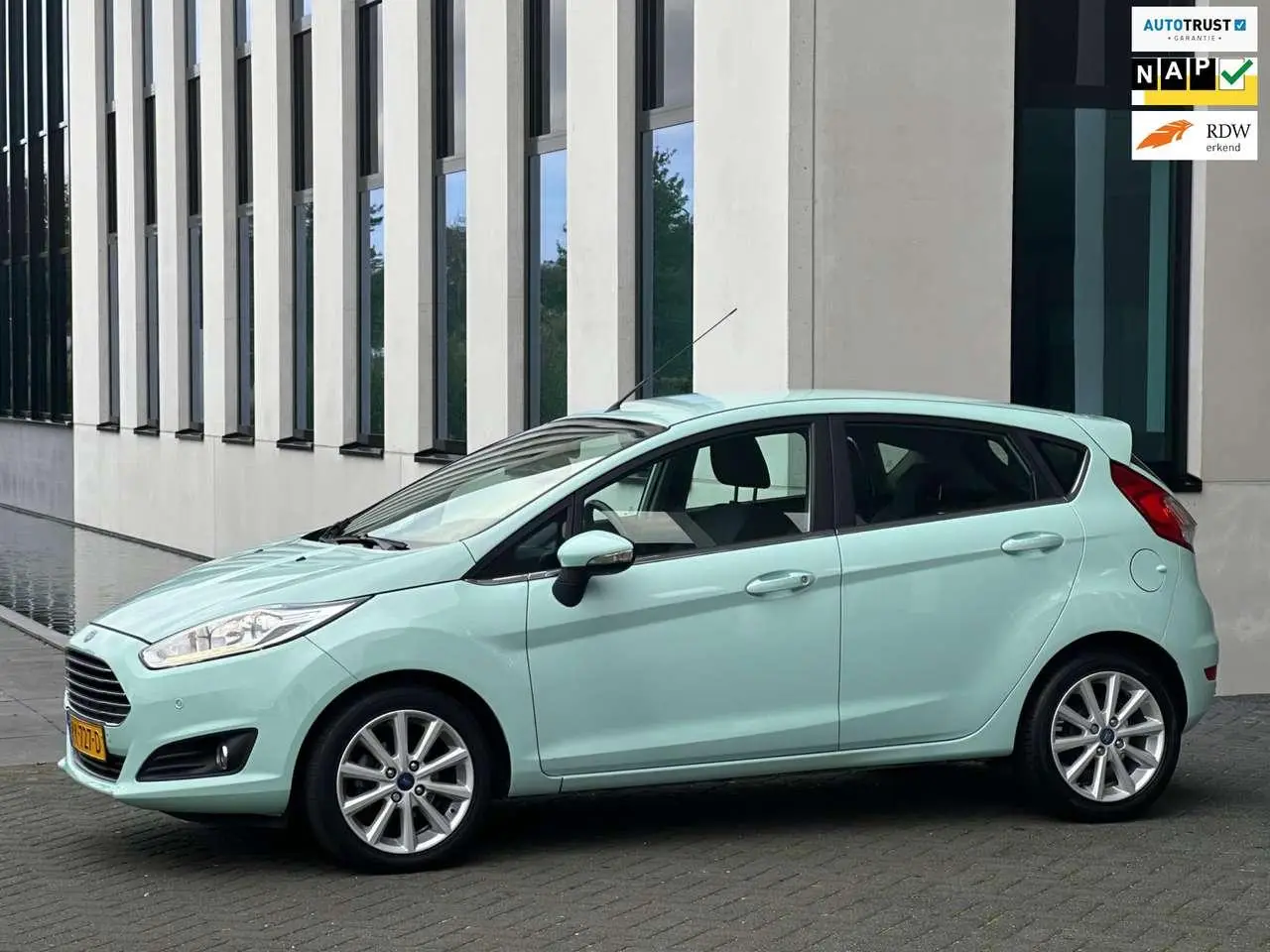 Photo 1 : Ford Fiesta 2016 Petrol