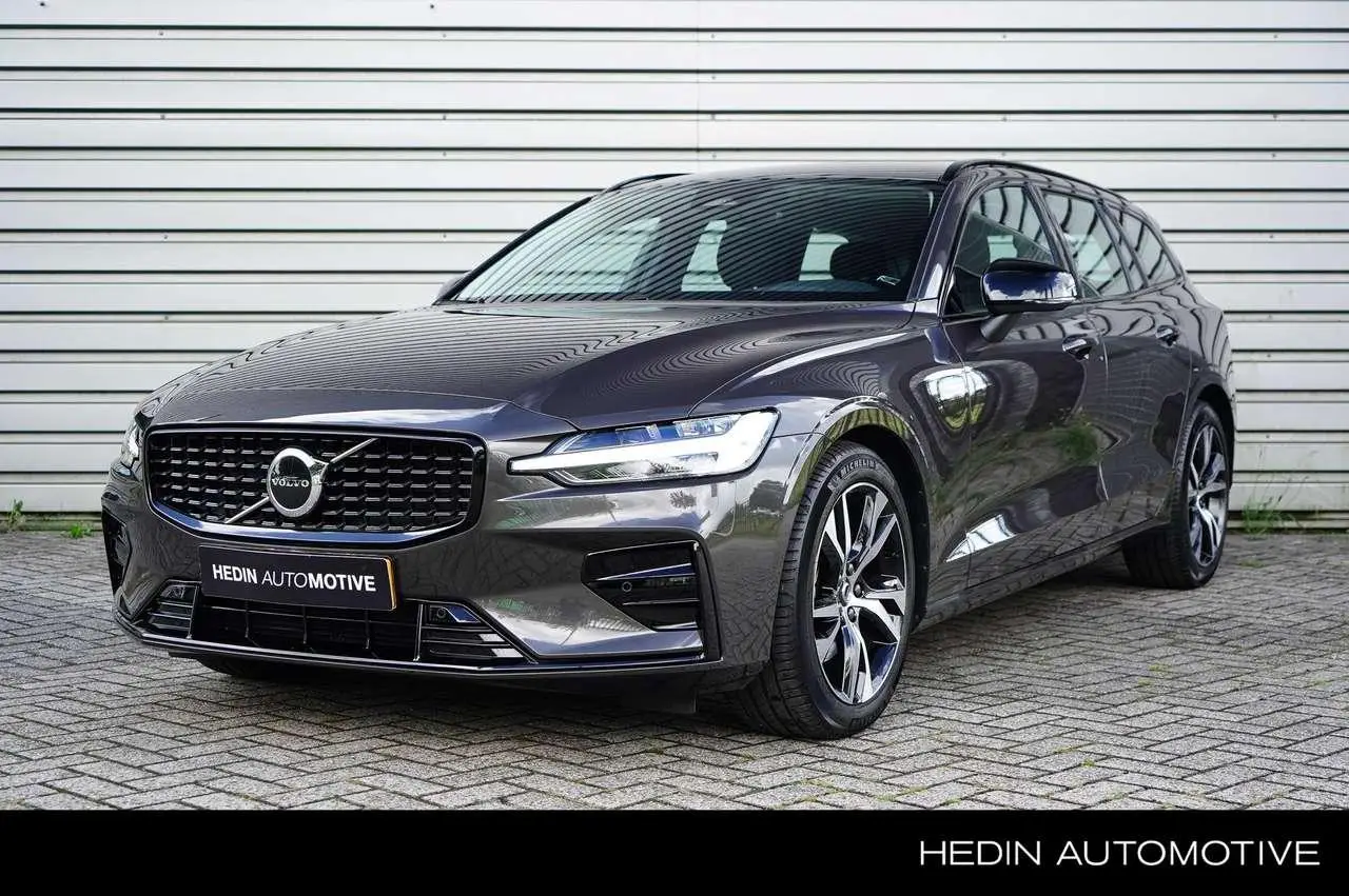 Photo 1 : Volvo V60 2024 Hybride