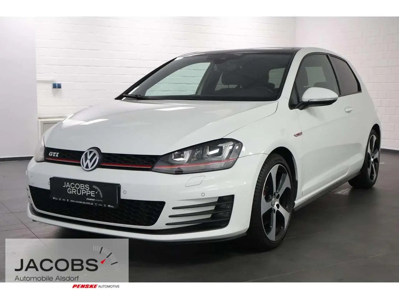 Photo 1 : Volkswagen Golf 2016 Petrol