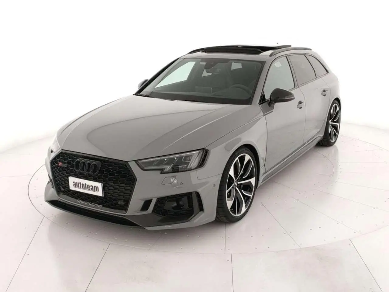 Photo 1 : Audi Rs4 2019 Essence