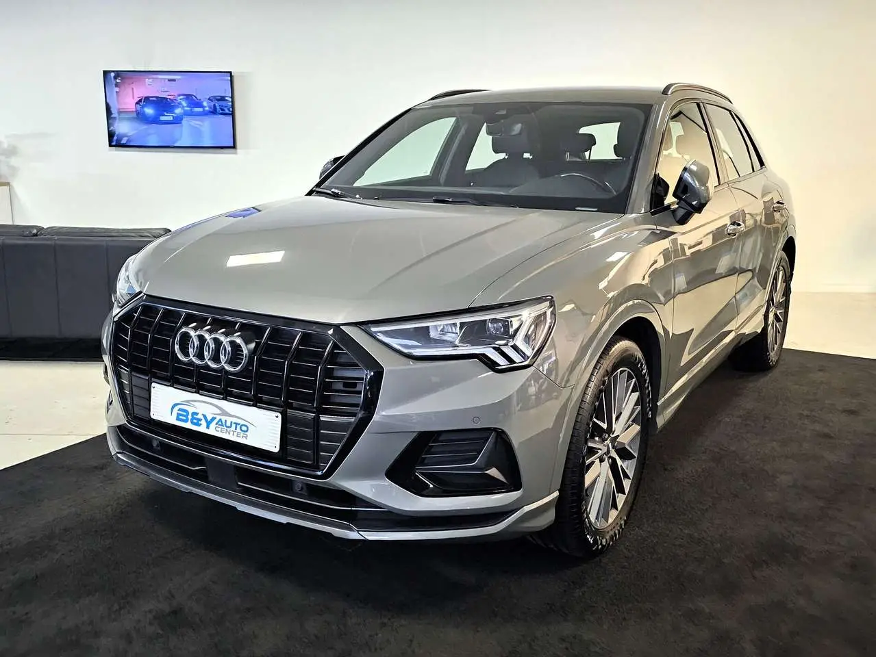 Photo 1 : Audi Q3 2019 Petrol