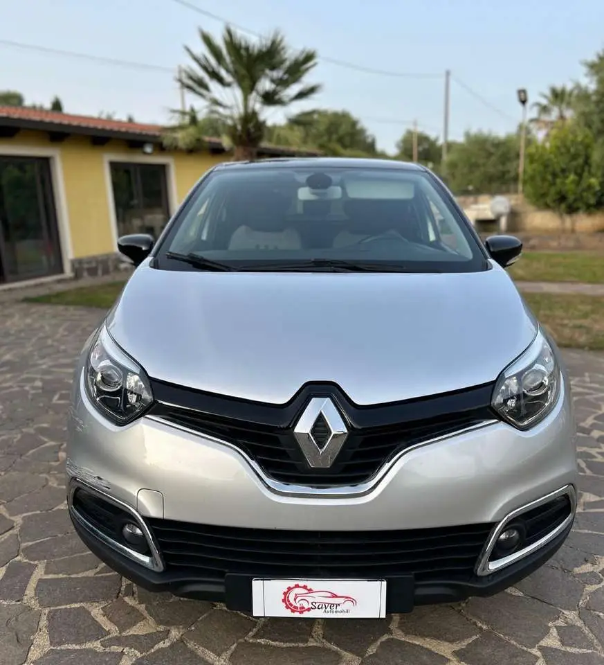 Photo 1 : Renault Captur 2015 Petrol