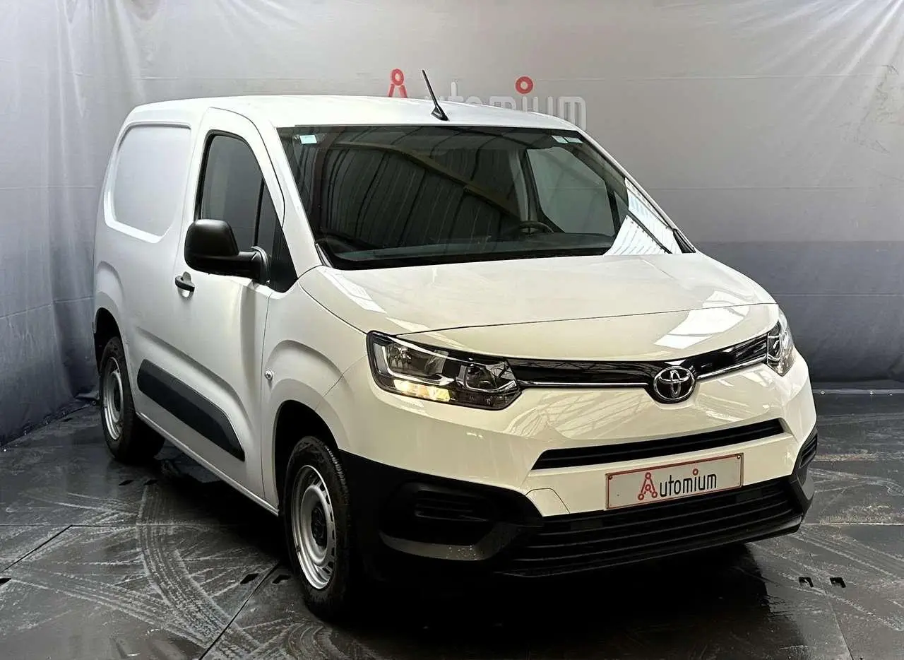 Photo 1 : Toyota Proace 2021 Petrol