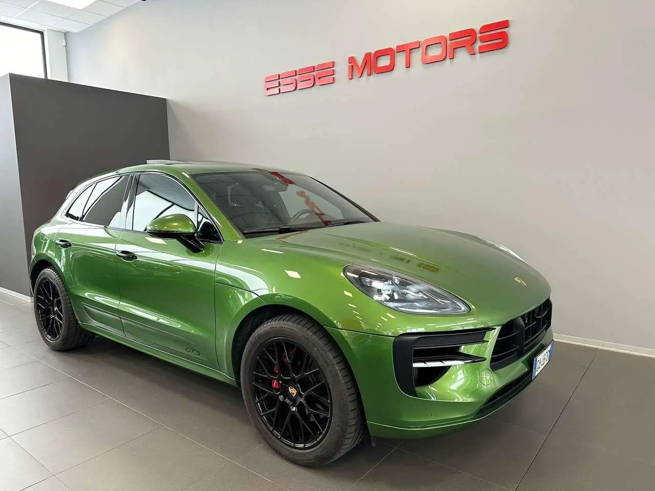 Photo 1 : Porsche Macan 2020 Essence