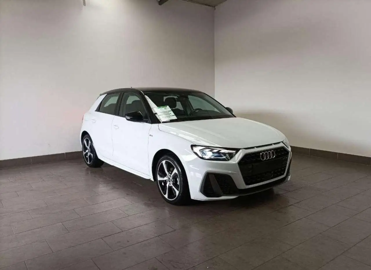 Photo 1 : Audi A1 2024 Essence