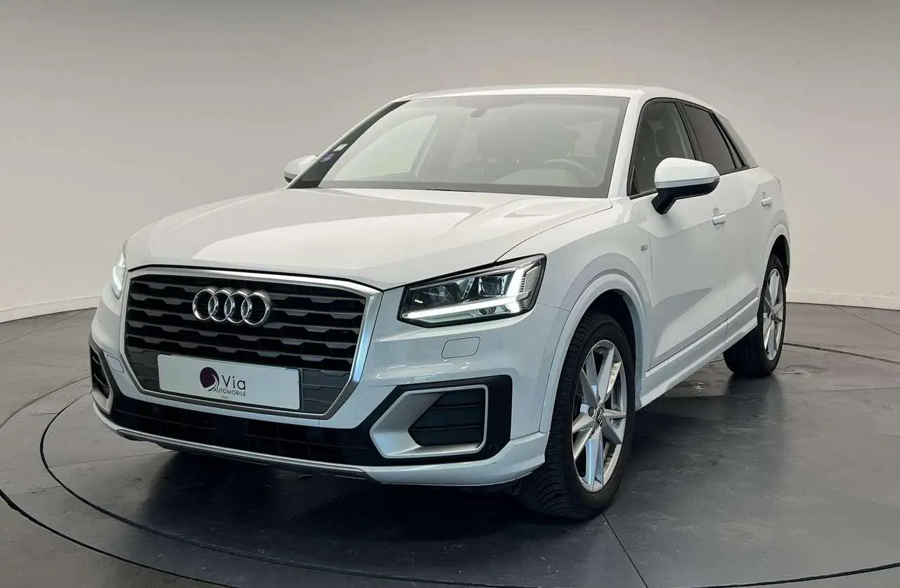 Photo 1 : Audi Q2 2019 Petrol