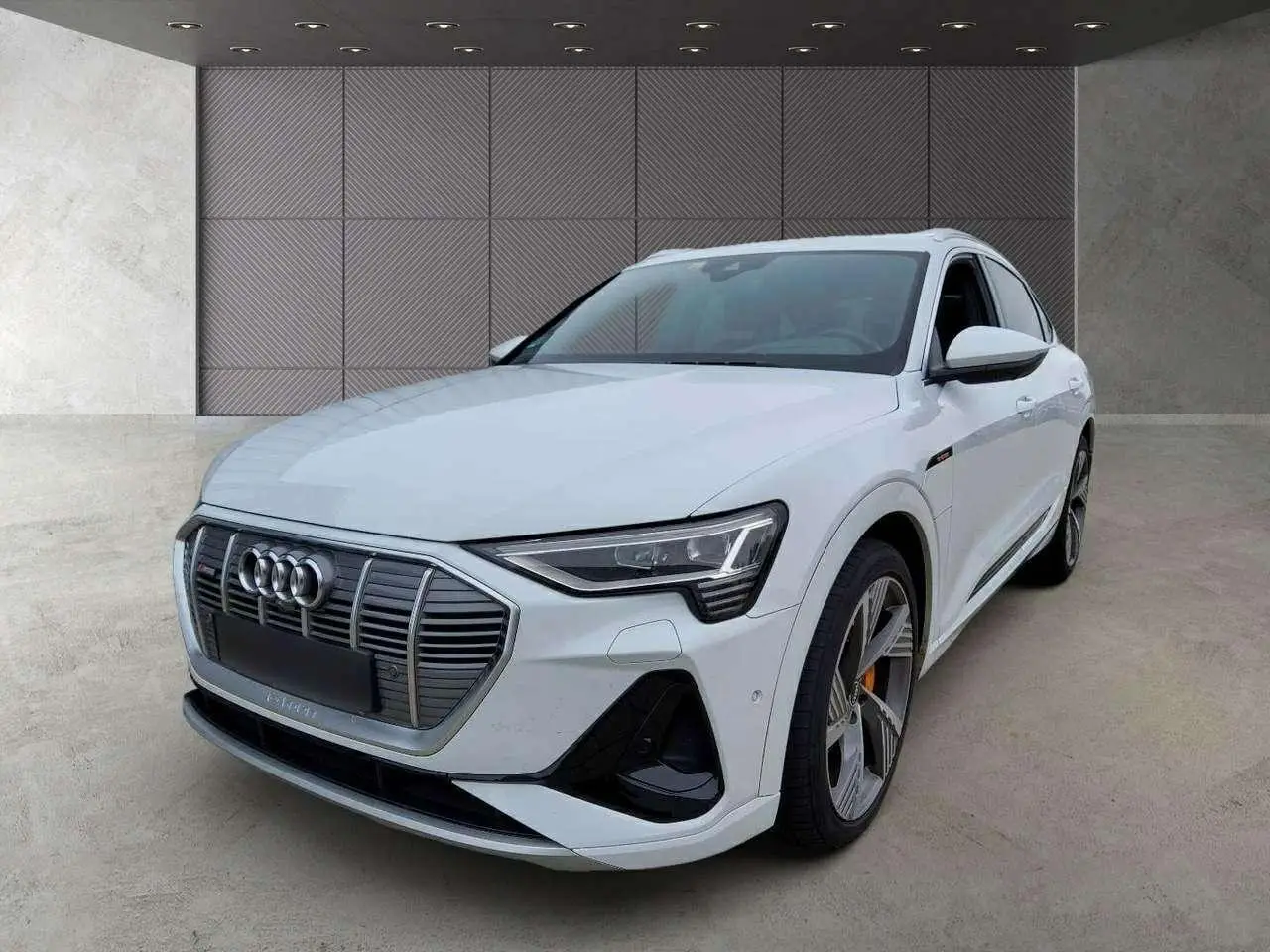 Photo 1 : Audi E-tron 2021 Électrique