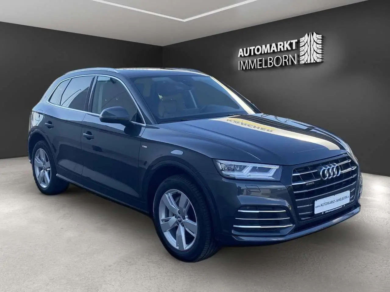 Photo 1 : Audi Q5 2020 Hybride