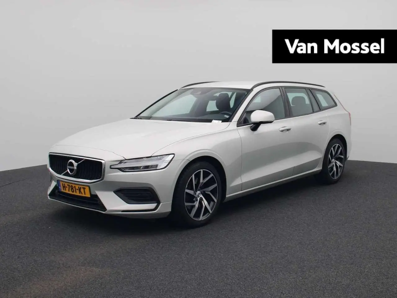 Photo 1 : Volvo V60 2020 Petrol