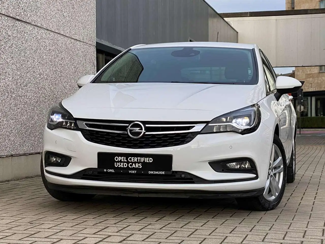 Photo 1 : Opel Astra 2017 Essence