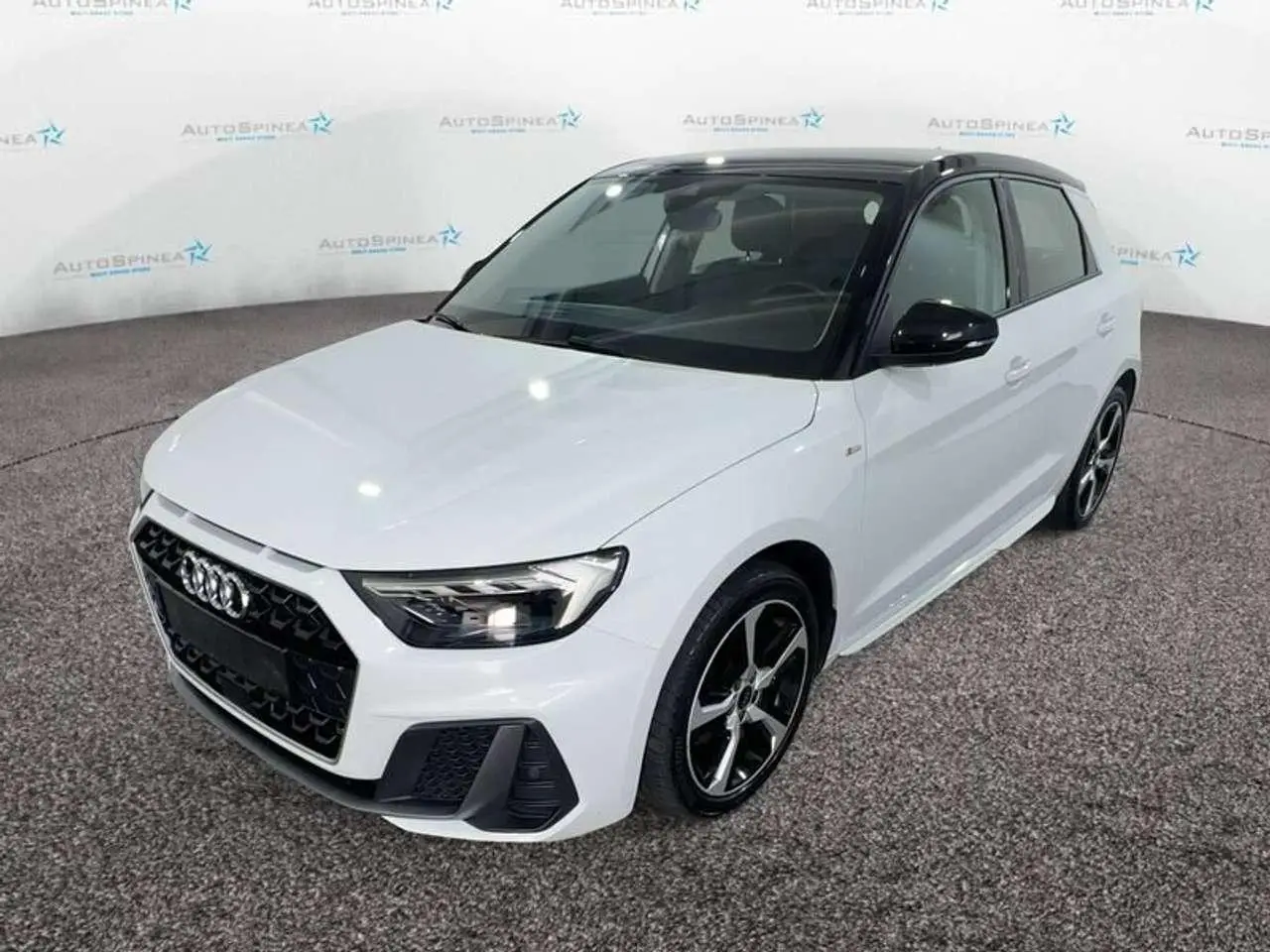 Photo 1 : Audi A1 2024 Essence