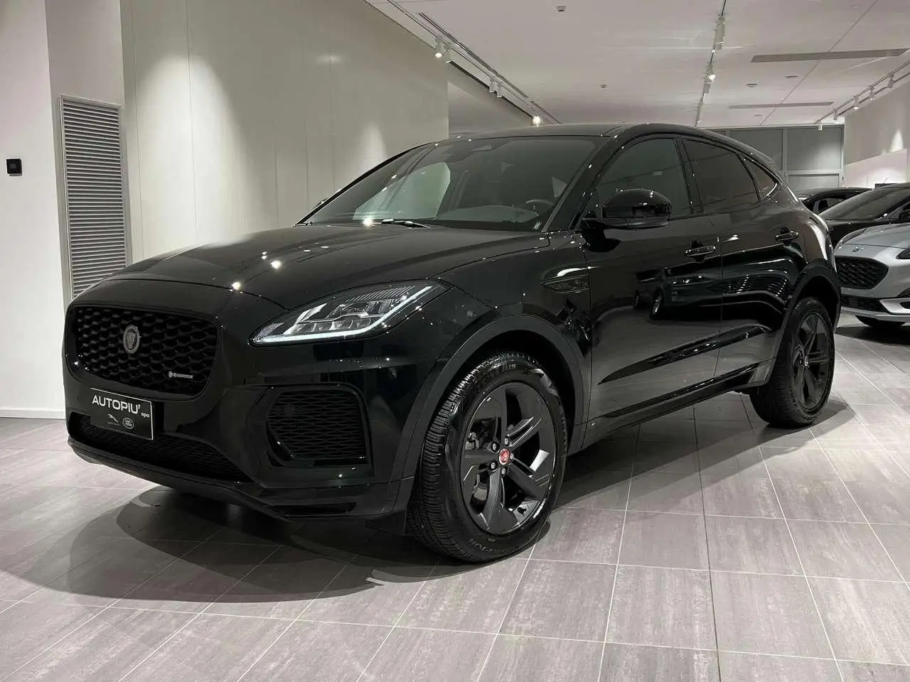 Photo 1 : Jaguar E-pace 2022 Hybrid