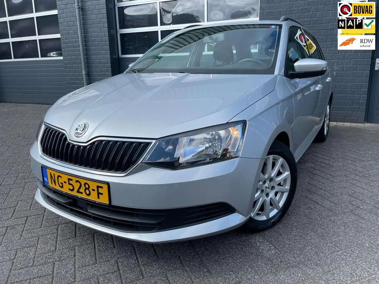 Photo 1 : Skoda Fabia 2016 Petrol