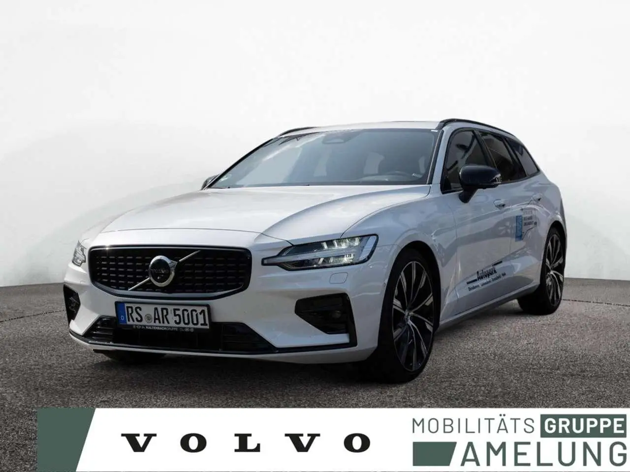 Photo 1 : Volvo V60 2023 Diesel