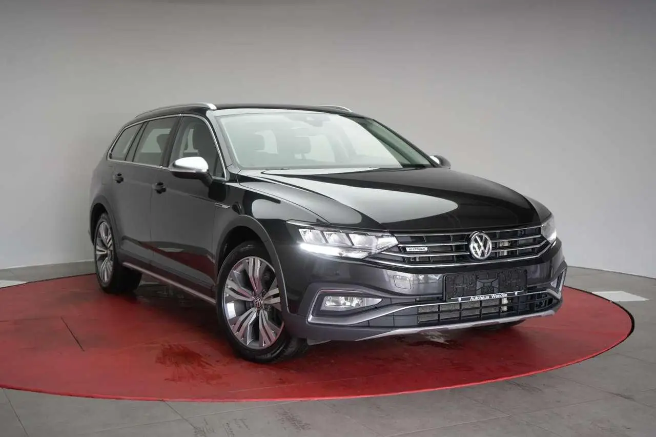 Photo 1 : Volkswagen Passat 2019 Essence