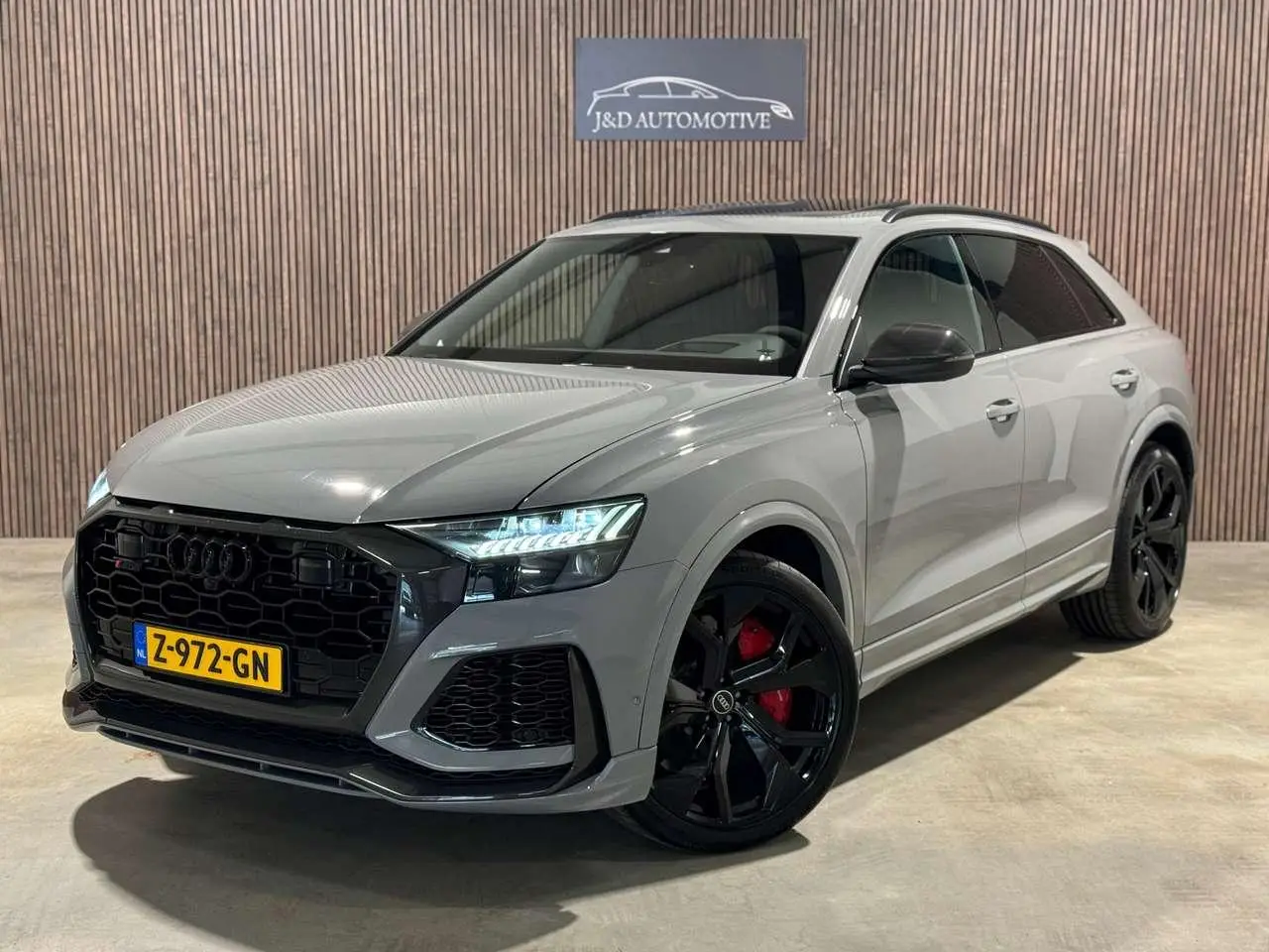 Photo 1 : Audi Q8 2023 Essence