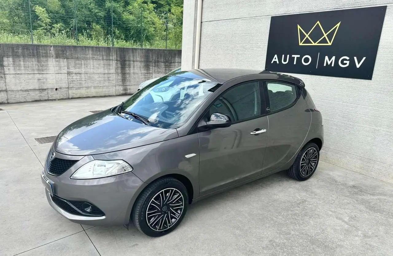 Photo 1 : Lancia Ypsilon 2021 Hybrid