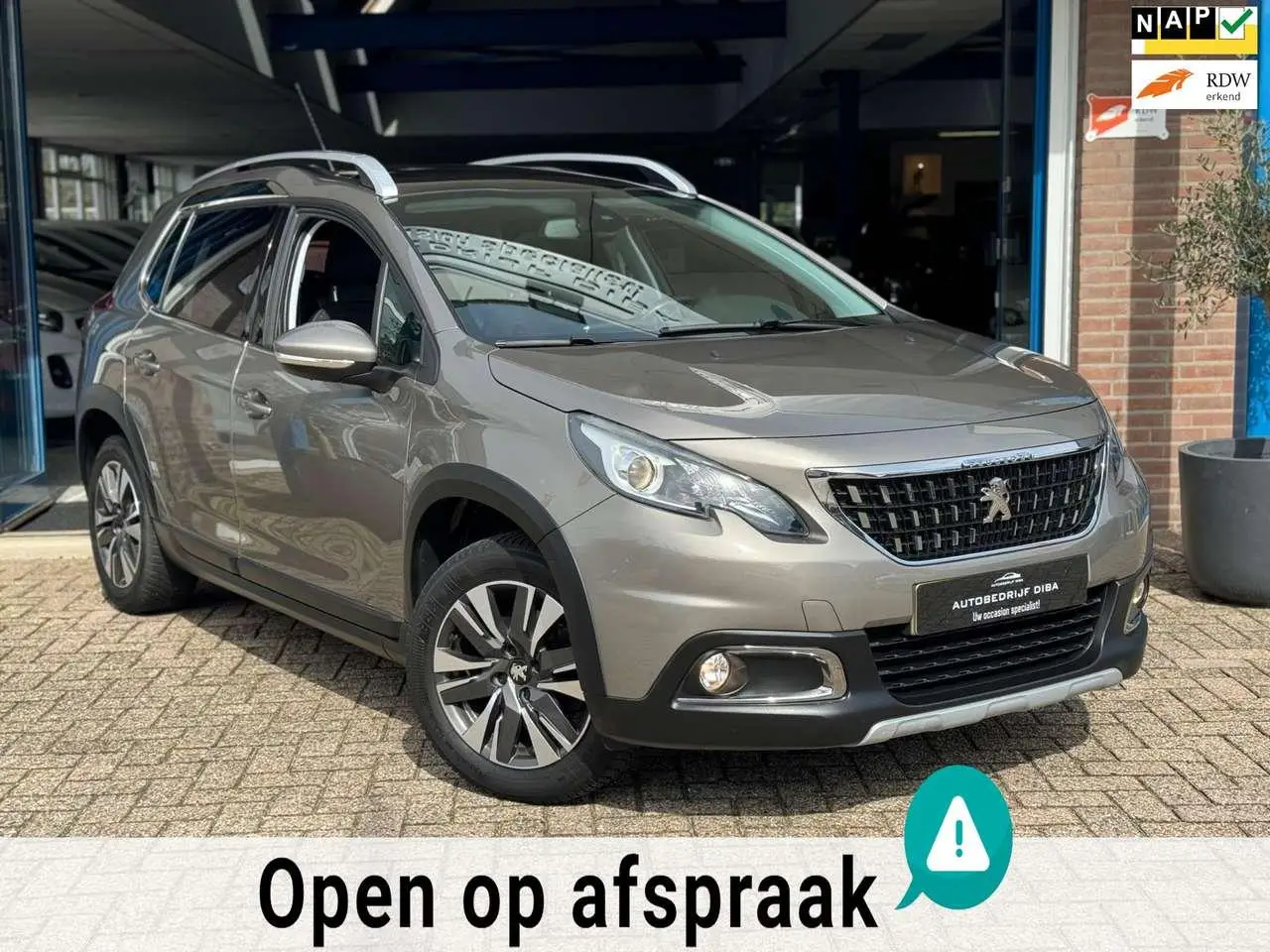 Photo 1 : Peugeot 2008 2017 Petrol