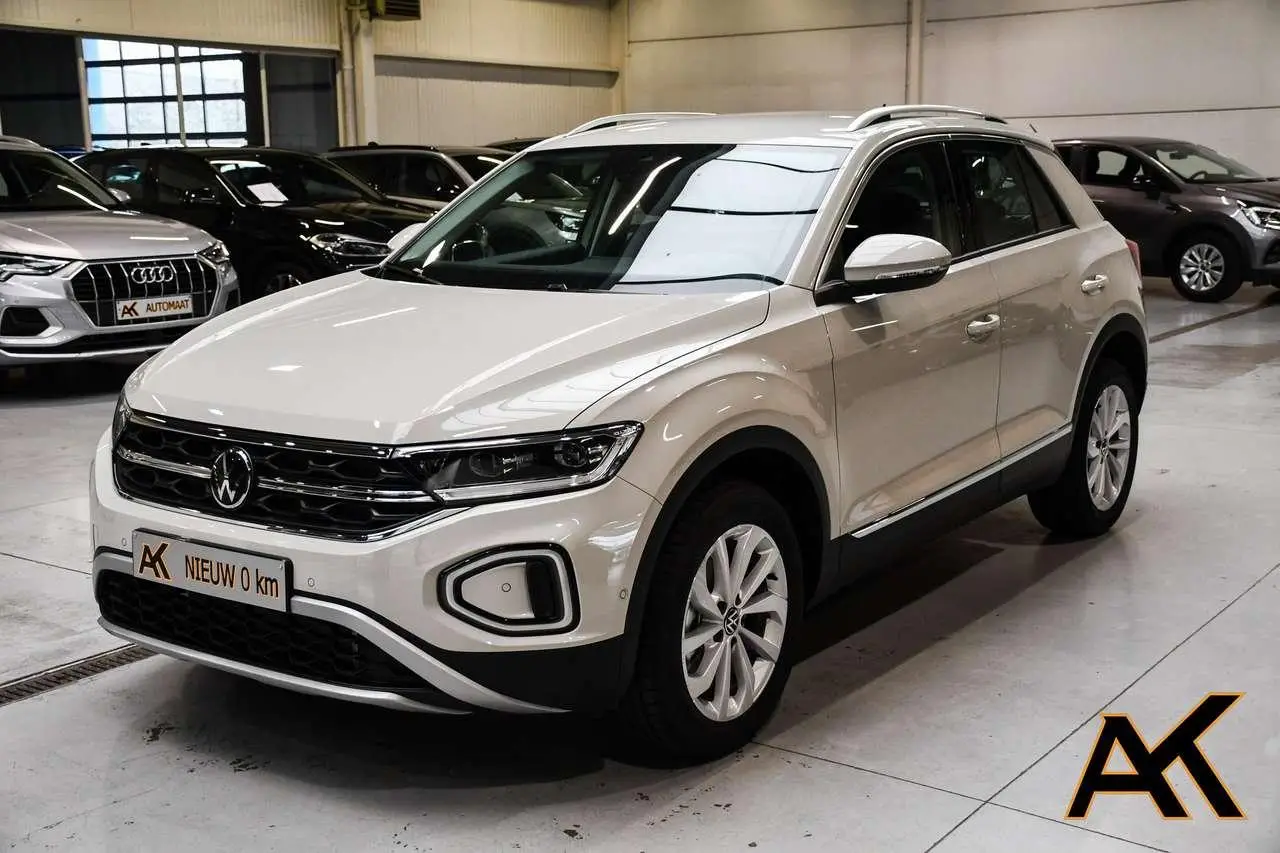 Photo 1 : Volkswagen T-roc 2024 Petrol