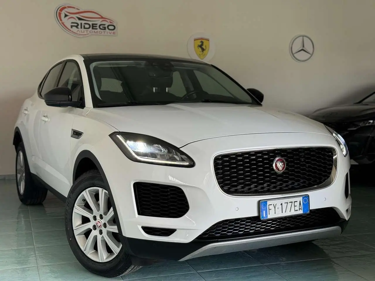 Photo 1 : Jaguar E-pace 2019 Diesel