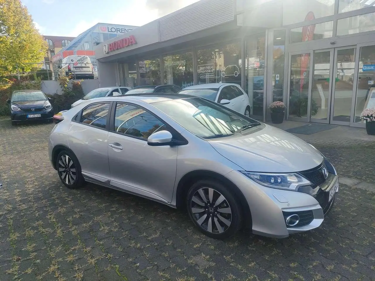 Photo 1 : Honda Civic 2015 Petrol