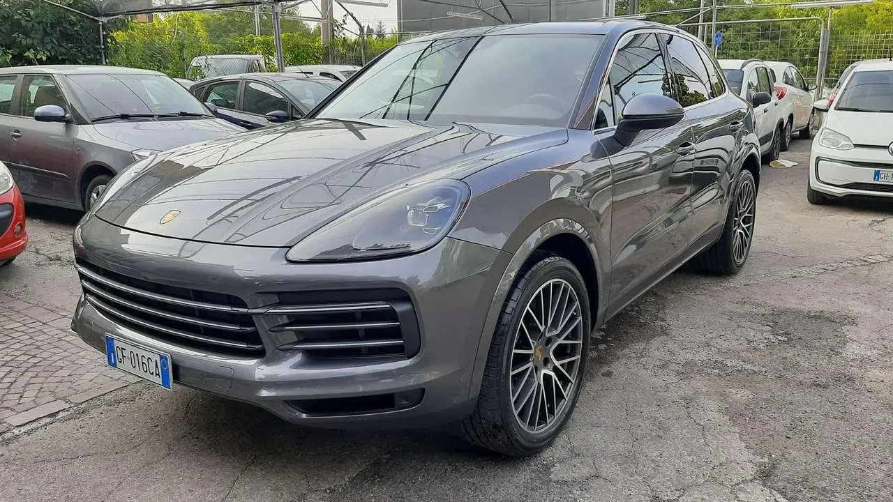 Photo 1 : Porsche Cayenne 2021 Essence