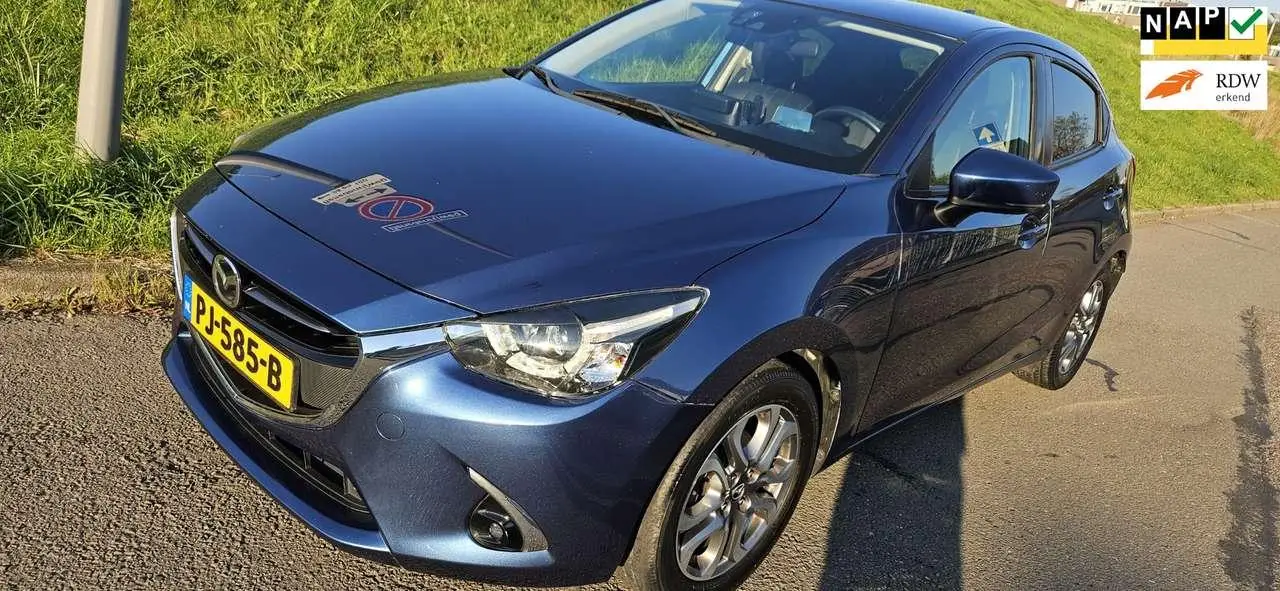 Photo 1 : Mazda 2 2017 Petrol