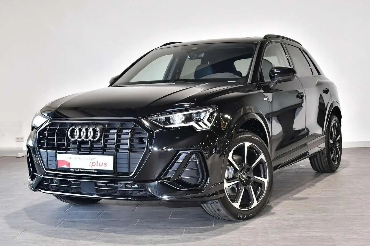 Photo 1 : Audi Q3 2023 Petrol