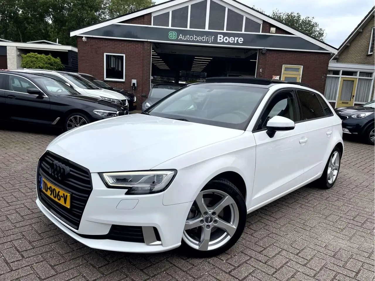 Photo 1 : Audi A3 2018 Petrol