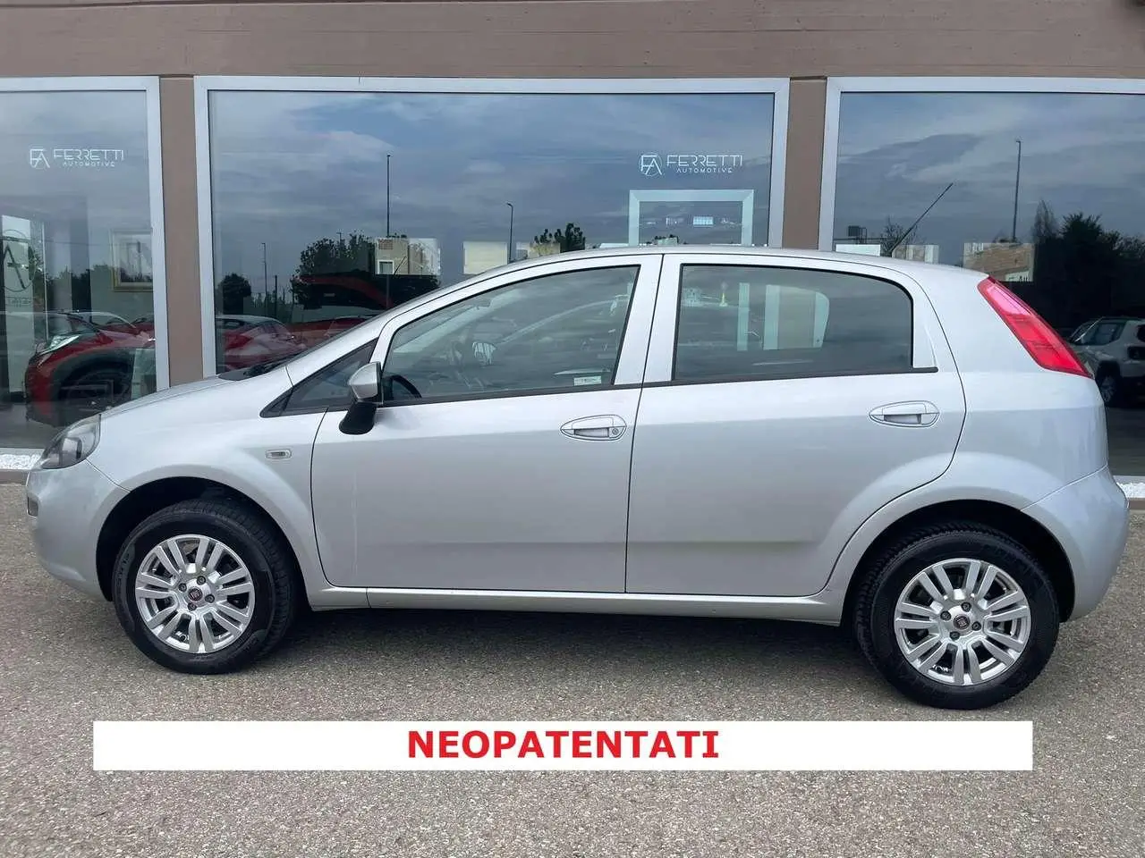 Photo 1 : Fiat Punto 2017 Autres