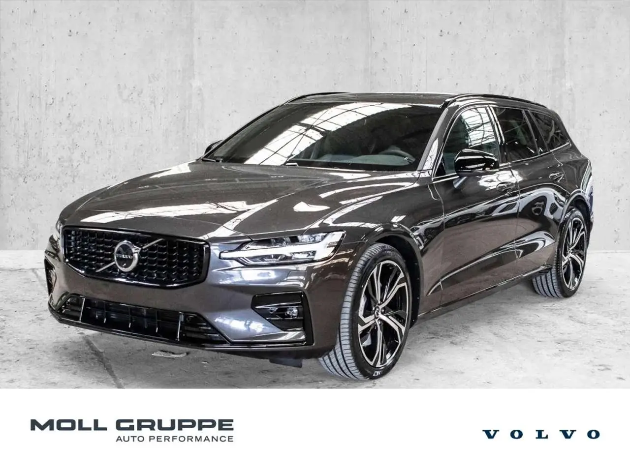 Photo 1 : Volvo V60 2024 Diesel