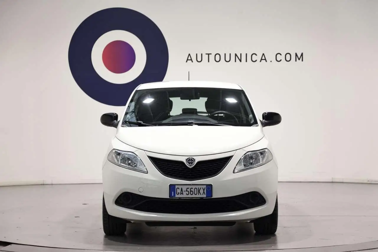 Photo 1 : Lancia Ypsilon 2020 Petrol