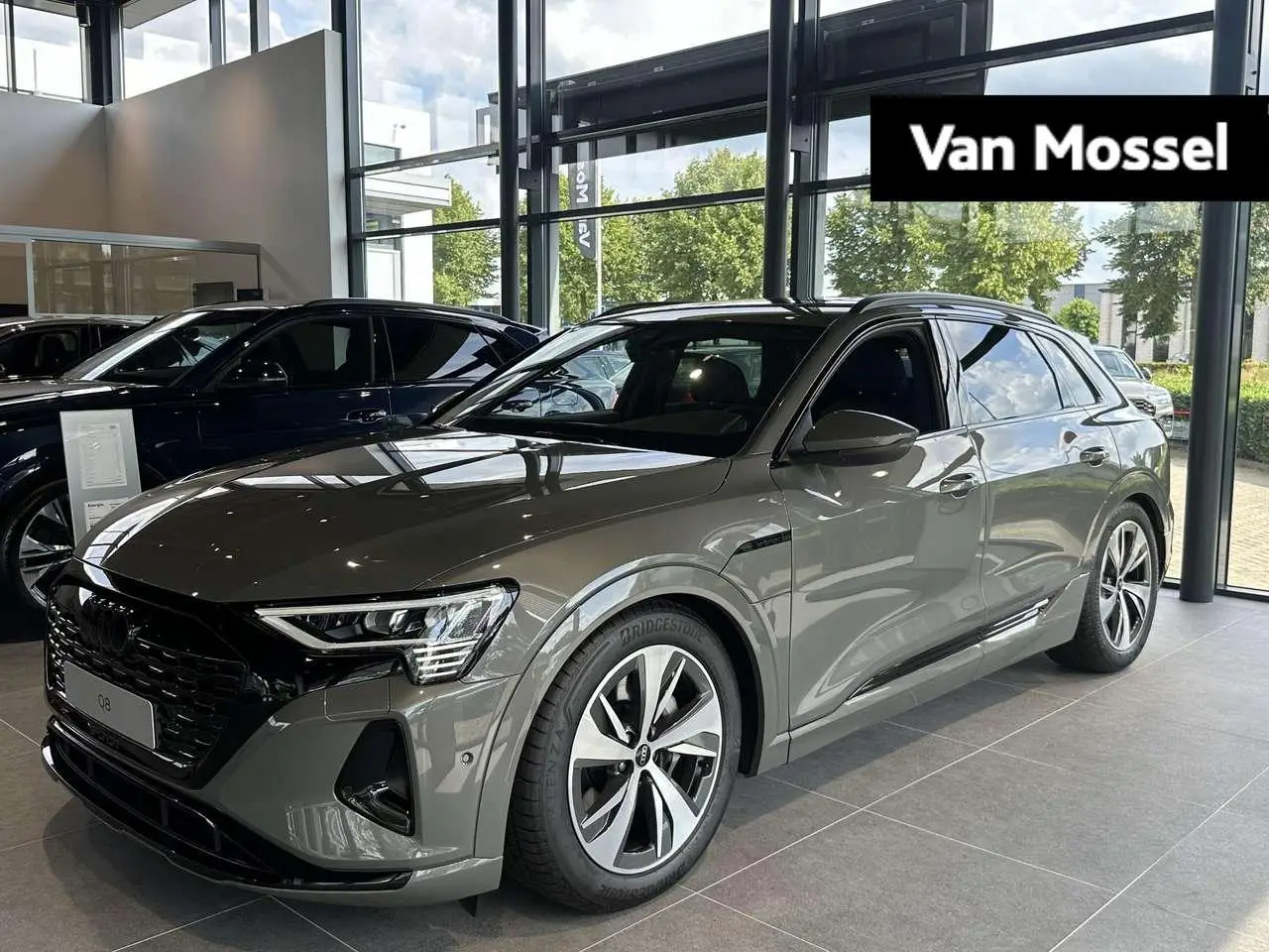 Photo 1 : Audi Q8 2024 Électrique