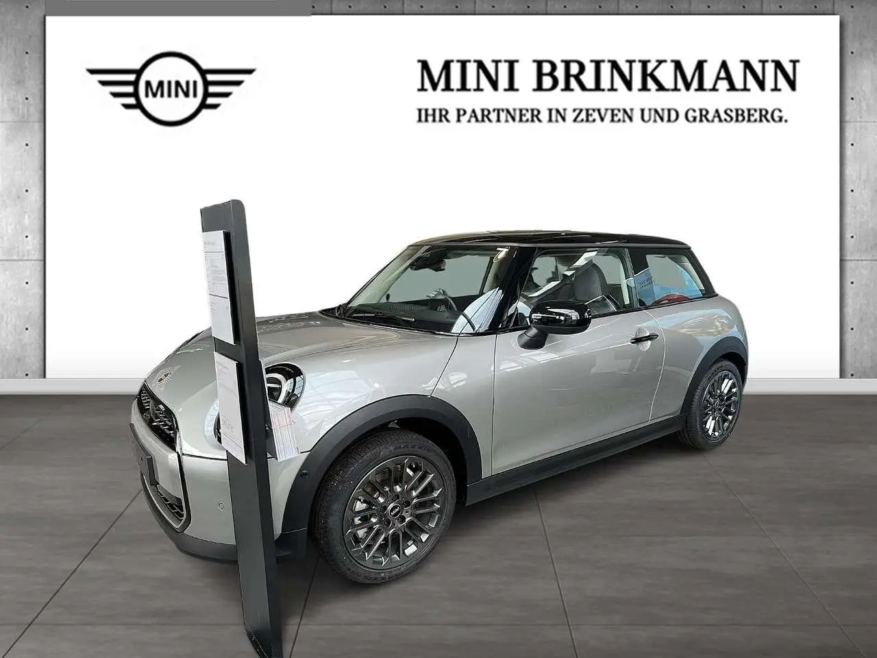 Photo 1 : Mini Cooper 2024 Petrol