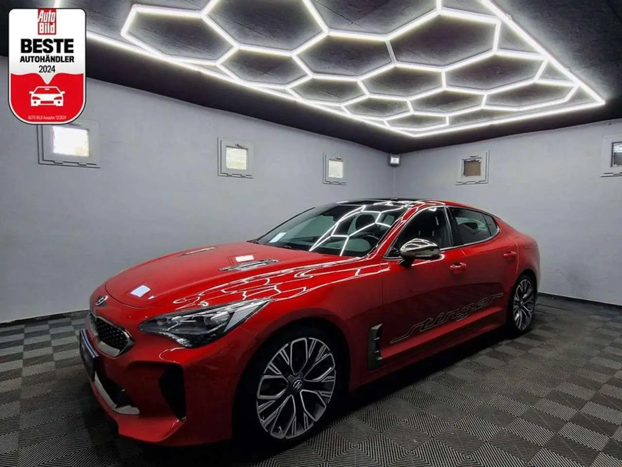 Photo 1 : Kia Stinger 2018 Petrol