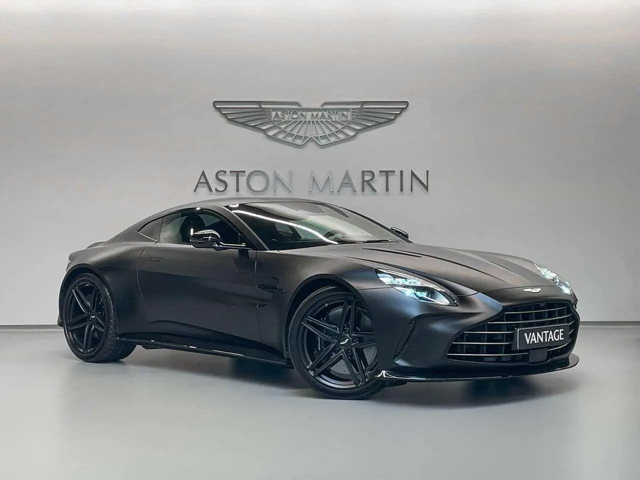 Photo 1 : Aston Martin Vantage 2024 Petrol