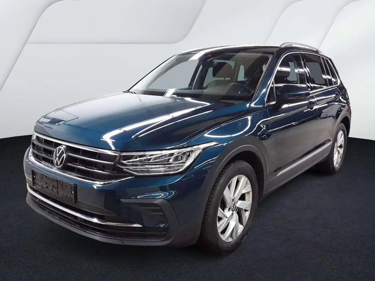 Photo 1 : Volkswagen Tiguan 2023 Petrol