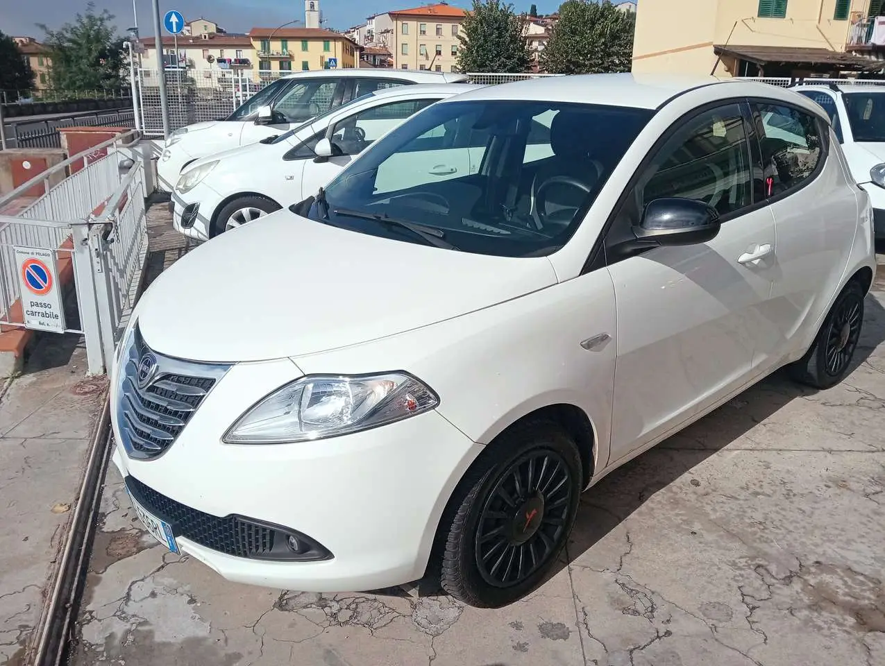 Photo 1 : Lancia Ypsilon 2015 LPG