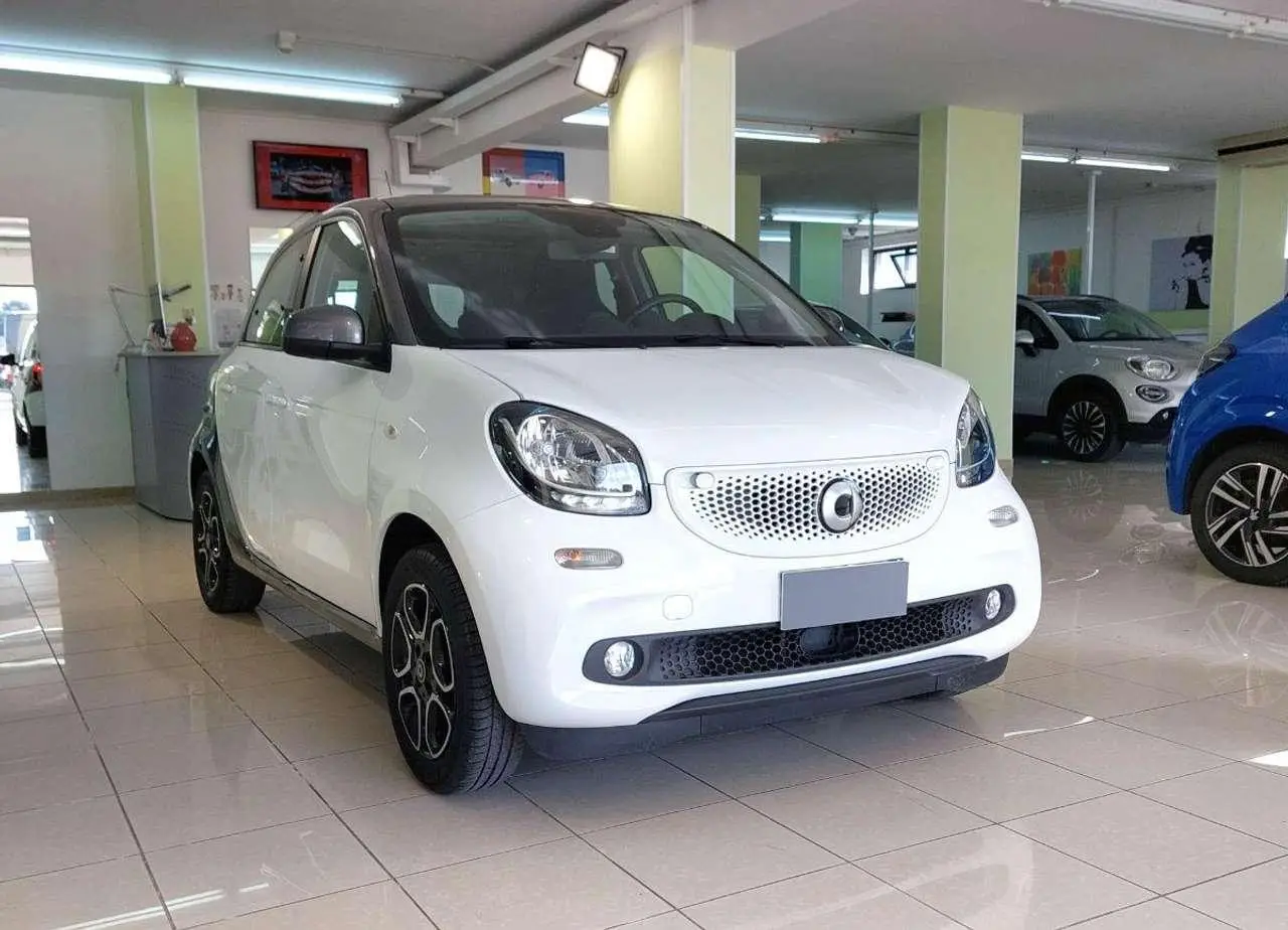 Photo 1 : Smart Forfour 2019 Essence