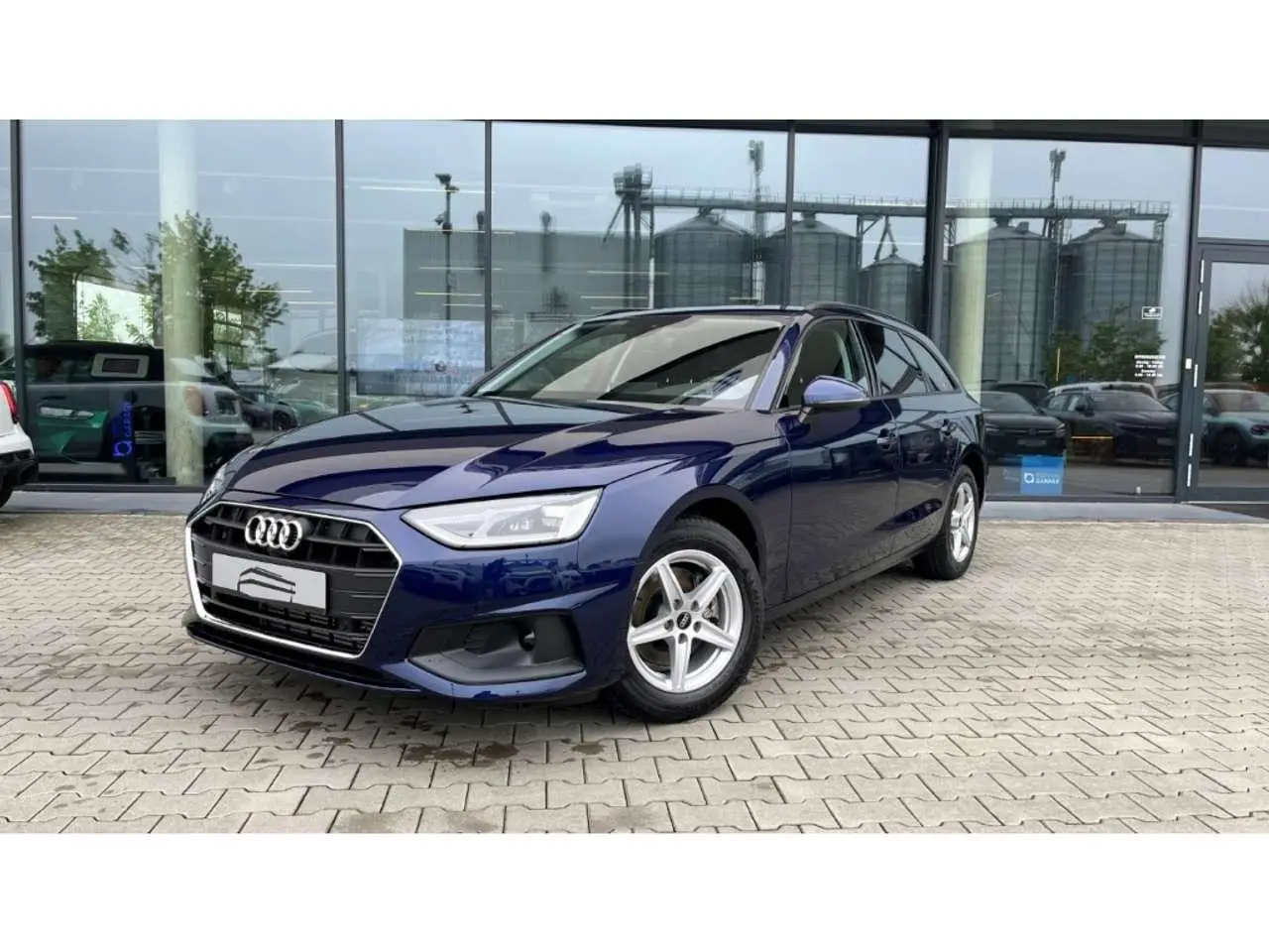 Photo 1 : Audi A4 2024 Petrol