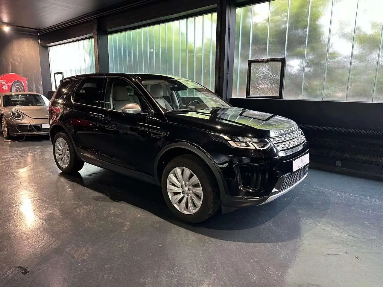 Photo 1 : Land Rover Discovery 2020 Essence