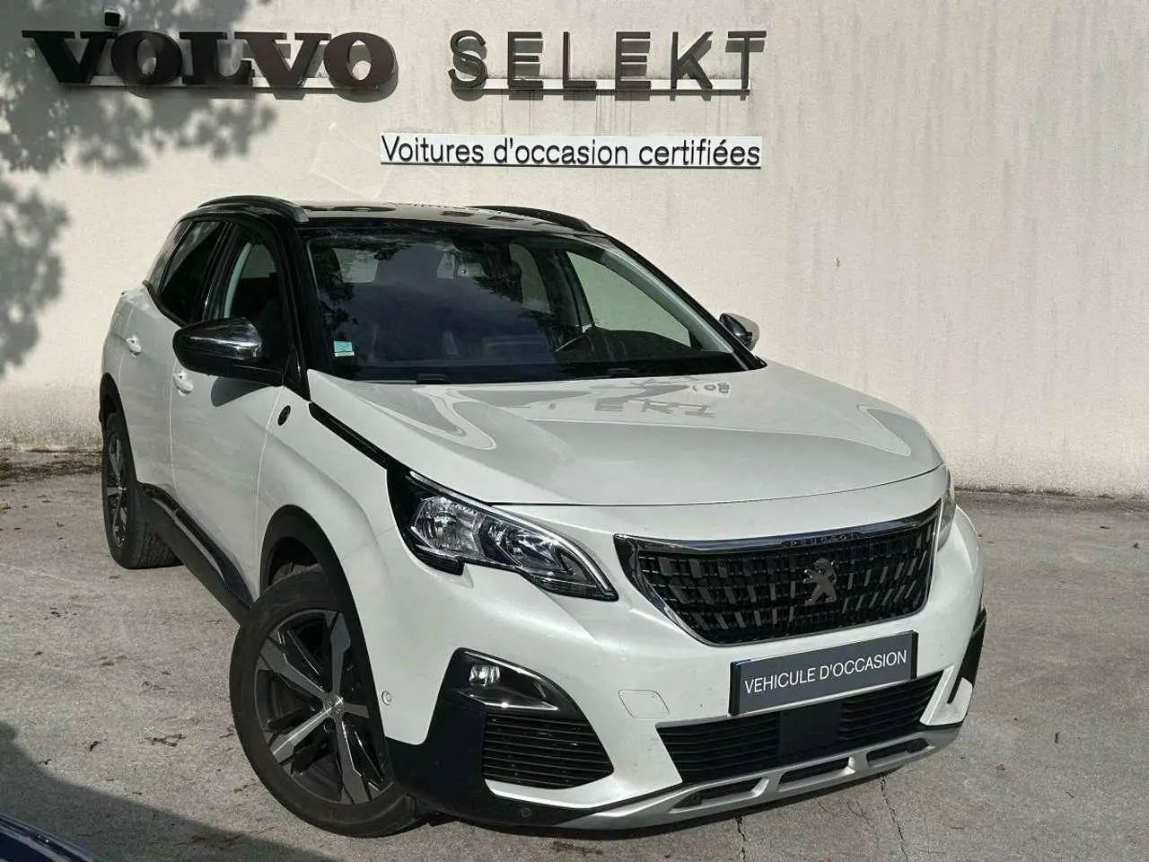 Photo 1 : Peugeot 3008 2019 Essence