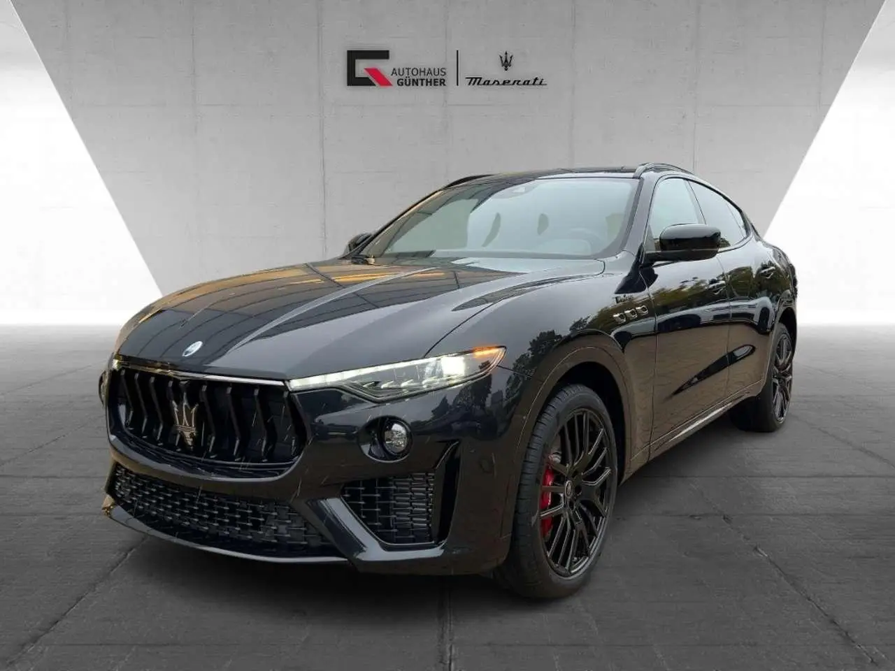 Photo 1 : Maserati Levante 2024 Essence