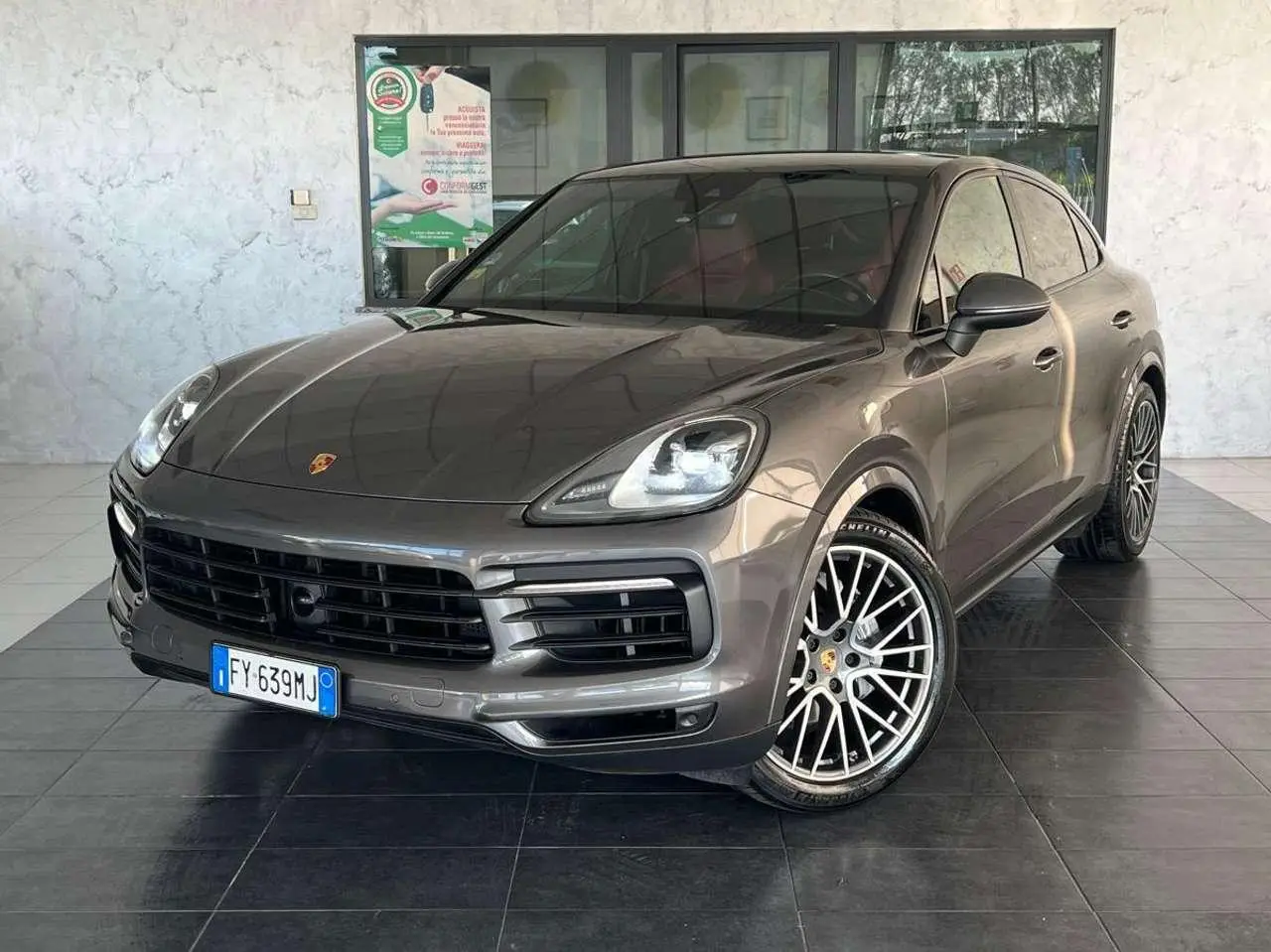 Photo 1 : Porsche Cayenne 2019 Petrol