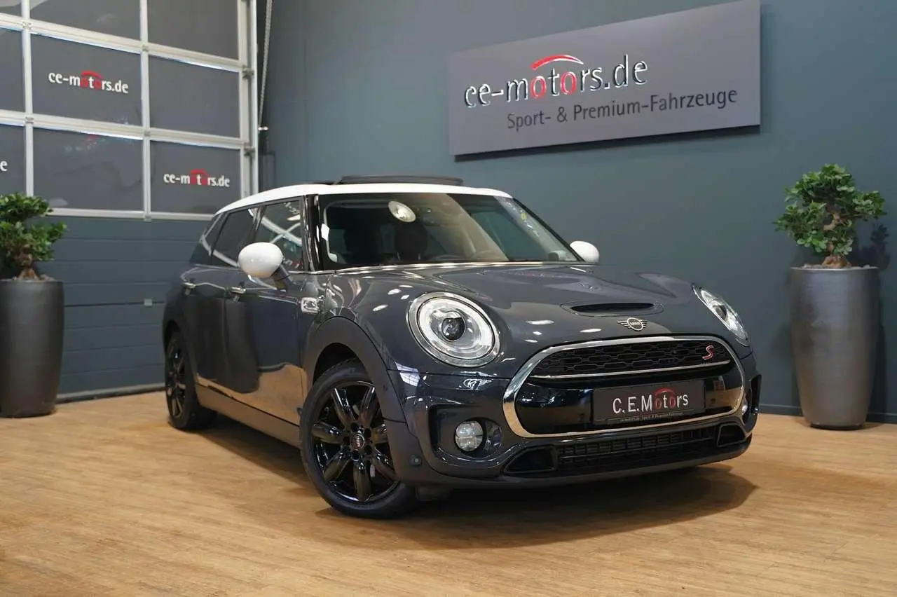 Photo 1 : Mini Cooper 2018 Petrol