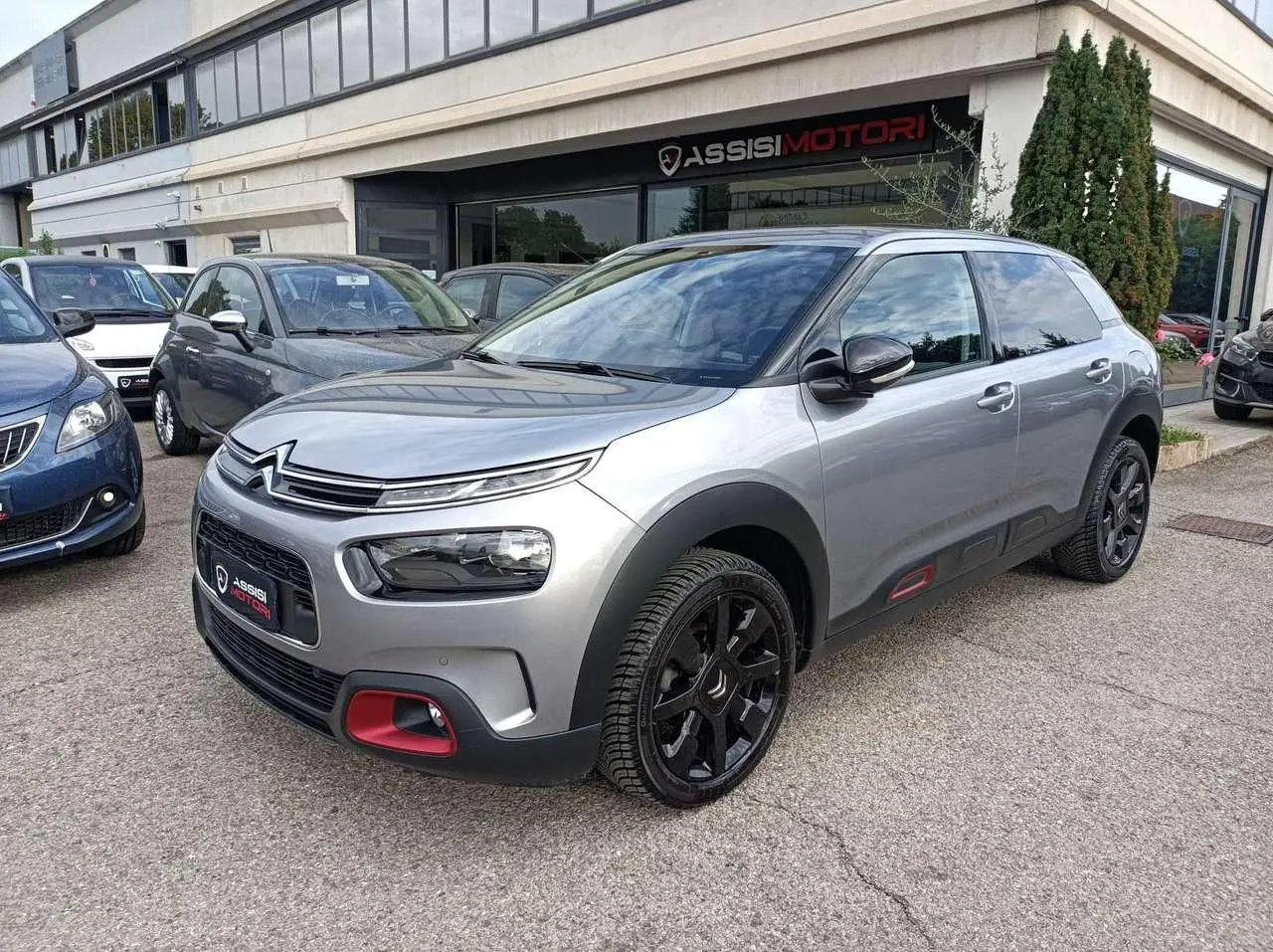 Photo 1 : Citroen C4 2019 Petrol