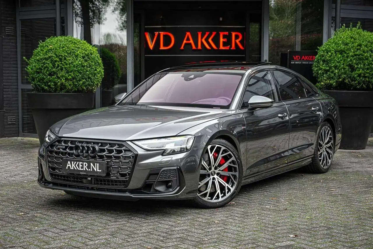 Photo 1 : Audi A8 2023 Hybride