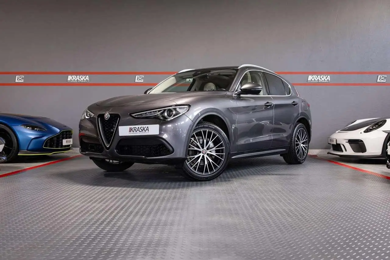 Photo 1 : Alfa Romeo Stelvio 2019 Essence