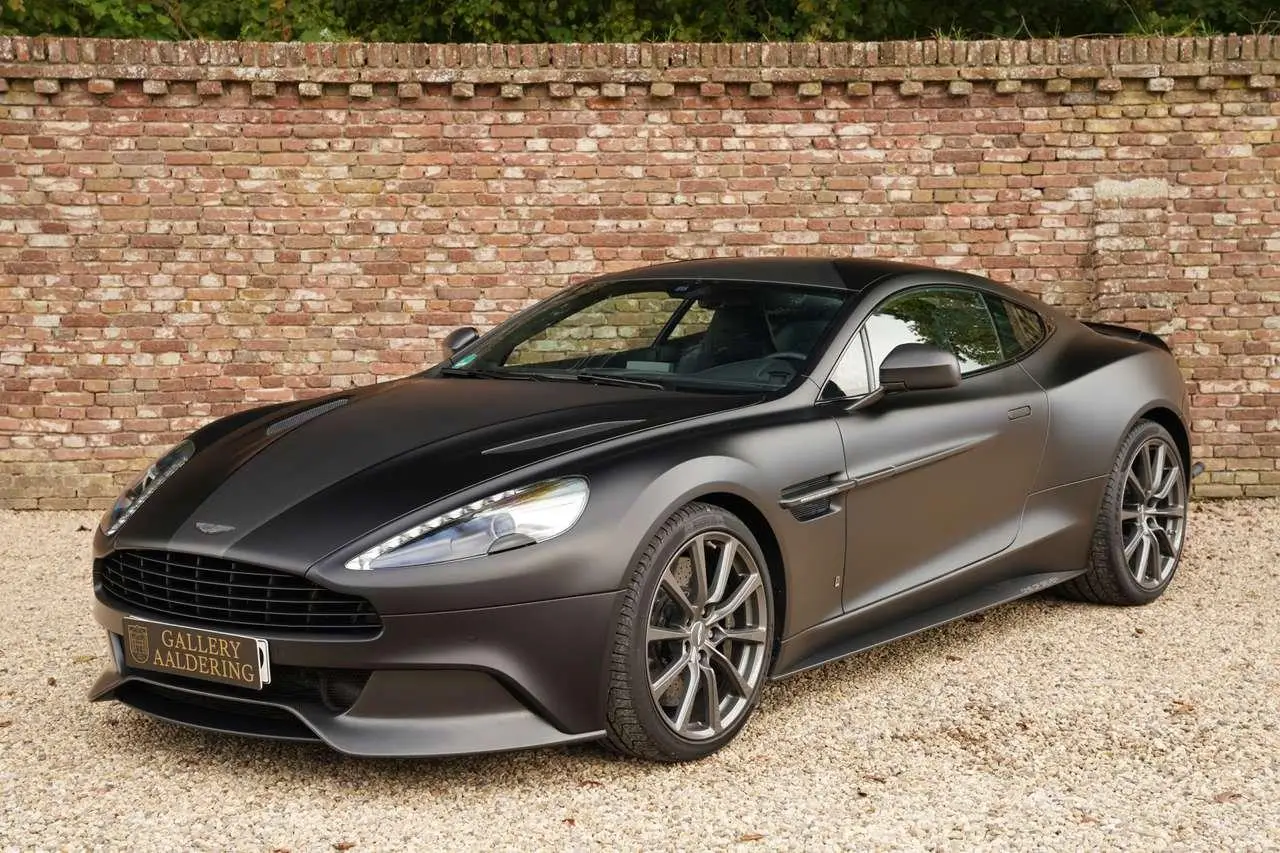 Photo 1 : Aston Martin Vanquish 2017 Essence